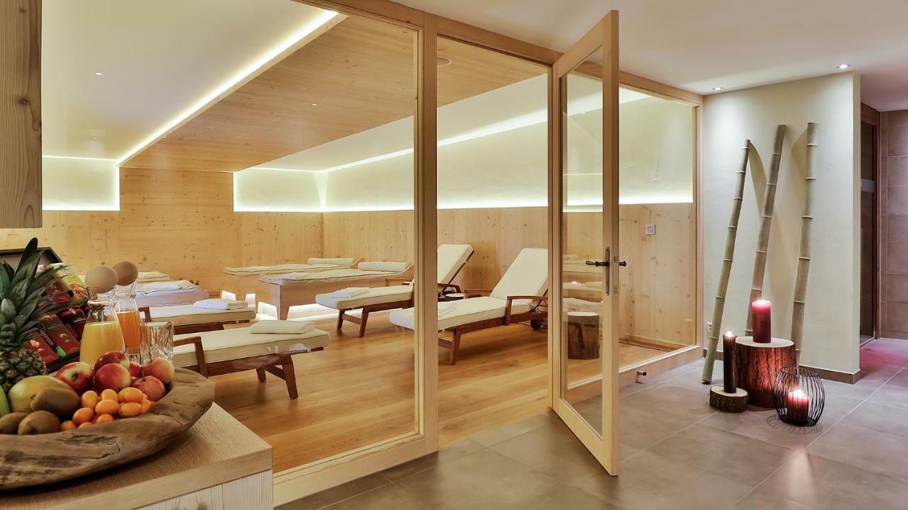 Hotel Astoria ซัมเนาน์ ภายนอก รูปภาพ